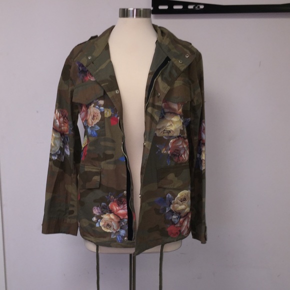 Jackets & Blazers - Camo Cargo Flower Jacket BNWT